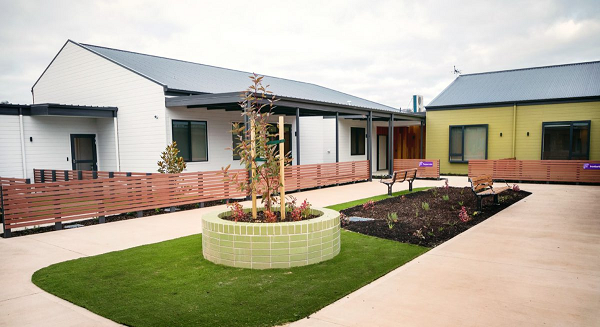 Ý tưởng xây dựng thị trấn Korongee Dementia Village hay còn gọi là "Làng Alzheimer" bắt nguồn từ thị trấn nhỏ De Hogeweyk, được thành lập lần đầu tiên ở Hà Lan vào năm 2009.