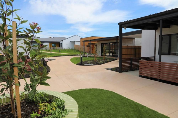 Ý tưởng Hogewey được thành lập bởi Yvonne van Amerongen khi bà đang làm nhân viên tại một viện dưỡng lão của Hà Lan. Sau khi chứng kiến các viện dưỡng lão hoạt động như thế nào, van Amerongen mong muốn làm cho những nơi này dễ sống hơn và ít đau khổ hơn.