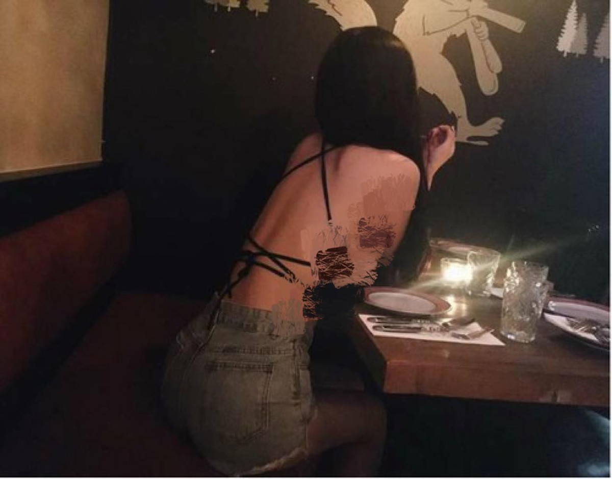 Được biết, nhân vật chính trong các bức ảnh được lan truyền trên mạng này chính là Hoàng Quán Khiết – nữ game thủ đình đám xứ Đài.