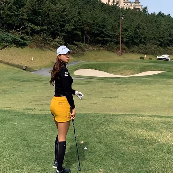 Thay vì tác động đến từng nhóm cơ, các động tác pilates đòi hỏi toàn bộ cơ thể phải vận động và phối hợp nhịp nhàng. Bên cạnh đó, pilates cũng giúp cơ thể tăng cường trao đổi chất tốt hơn.