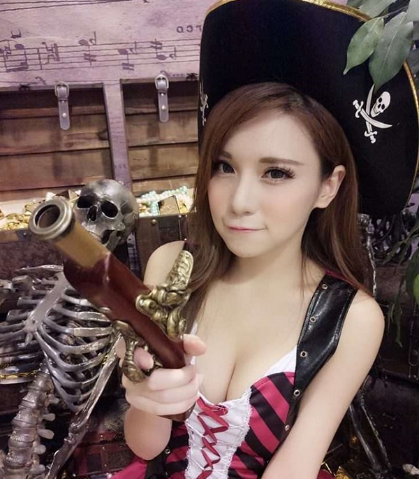 Cô nàng là mẫu bạn gái lý tưởng của hầu hết anh em game thủ trong cộng đồng esport.