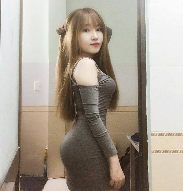 Uyên Pu tên thật Trần Thị Phương Uyên, sinh năm 1996 là nữ game thủ khá nổi tiếng trong cộng đồng Liên Minh Huyền Thoại Việt Nam với trình độ cá nhân rất xuất sắc và siêu hạng trong các trận đấu.