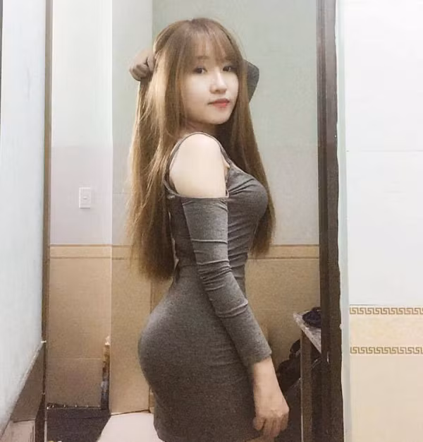 Uyên Pu tên thật Trần Thị Phương Uyên, sinh năm 1996 là nữ game thủ khá nổi tiếng trong cộng đồng Liên Minh Huyền Thoại Việt Nam với trình độ cá nhân rất xuất sắc và siêu hạng trong các trận đấu.