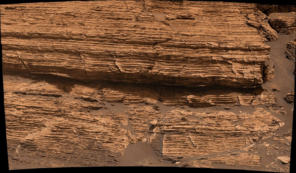 Sau đó, Curiosity cũng tiếp tục tìm ra bằng chứng cho thấy các ao nhỏ mặn còn sót lại khi sao Hỏa khô cạn.