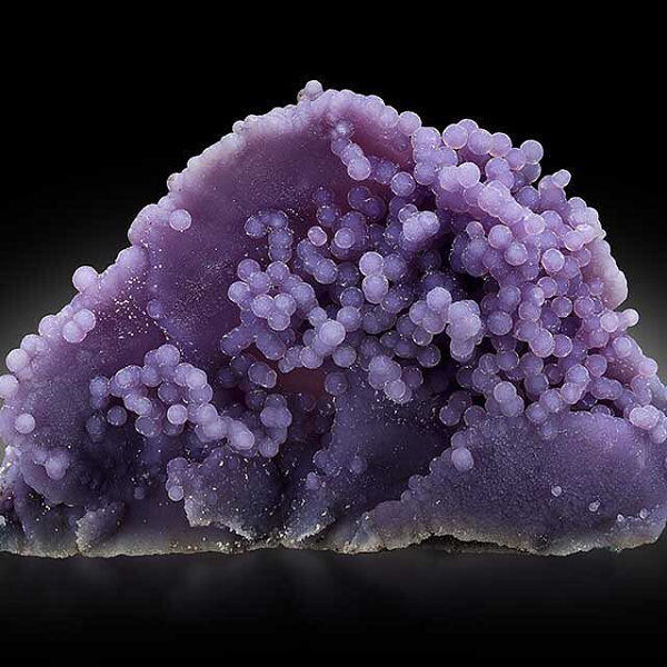 Đá mã não nho được cho là thúc đẩy ổn định bên trong cơ thể, giúp con người điềm tĩnh và trưởng thành. Bên cạnh đó, chúng còn có tác dụng tốt cho giấc ngủ.