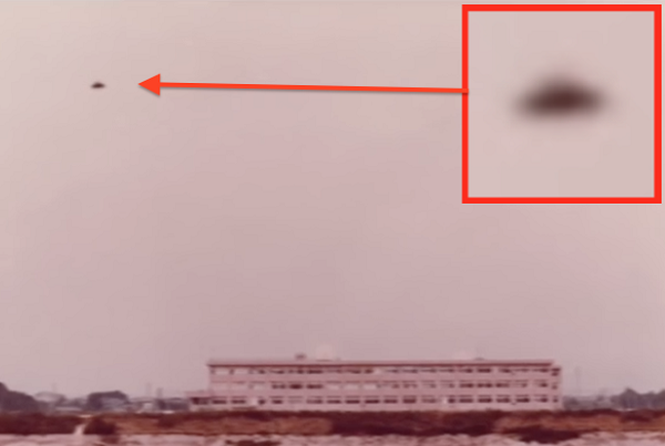 Christopher Mellon - cựu phó trợ lý Bộ trưởng Quốc phòng phụ trách tình báo dưới thời Tổng thống Bill Clinton và Tổng thống George W. Bush từng cung cấp một số đoạn video về sự xuất hiện của UFO cho báo chí Mỹ khiến dư luận dậy sóng.