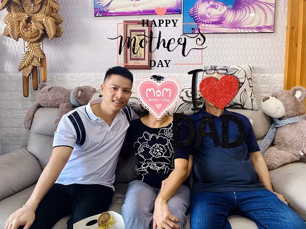 Cụ thể, việc đầu tiên khi về Việt Nam của Hiếu PC là viết đơn xin vào làm việc tại Trung tâm Giám sát an toàn không gian mạng Quốc gia (NCSC) và trở thành nhân viên duy nhất của NCSC ở TP Hồ Chí Minh.