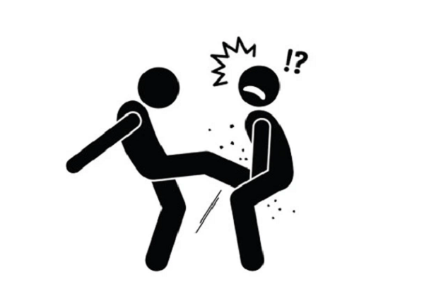 Tuy nhiên, có những khi kẻ xấu không chỉ nhắm đến tiền, mà còn đòi cả... tình, hoặc có ý muốn gây tổn hại đến bạn. Vậy phải chống trả thật quyết liệt. Hãy tận dụng các bộ phận mạnh nhất trên cơ thể như đầu gối, cùi chỏ, chân.