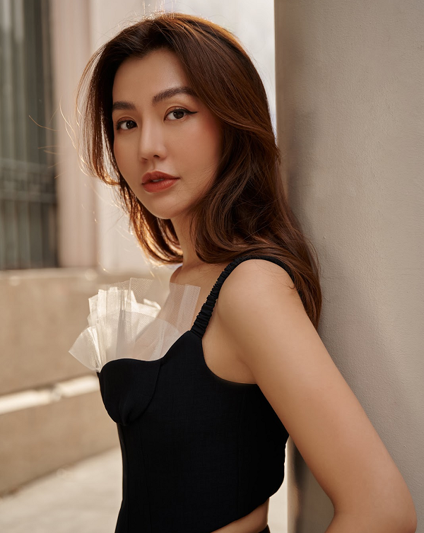 Khi nhắc tới các nữ VĐV tham gia hoặc chơi thể thao thường sẽ khô khan, thì Hải Anh là minh chứng cho sự ngọt ngào nữ tính, cô cho hay: Nhờ chơi Golf mà cô có được 1 hình thể cân đối như hiện tại.