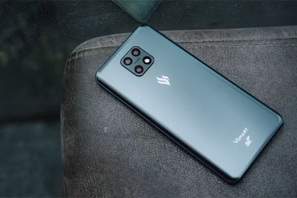 Vào chiều ngày 9/5, Tập đoàn Vingroup chính thức công bố sẽ ngừng việc nghiên cứu, sản xuất TV và điện thoại di động nhằm tập trung hoàn toàn nguồn lực phát triển ô tô VinFast.