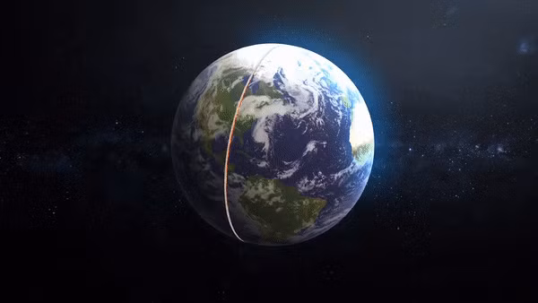 Suốt hàng tỷ năm, tốc độ quay của Trái Đất dần chậm lại và vẫn xảy ra trong tương lai. Các nhà khoa học ước tính mỗi thế kỷ, một ngày sẽ dài ra khoảng 1,8 mili-giây. Độ dài một ngày khác biệt theo từng năm.