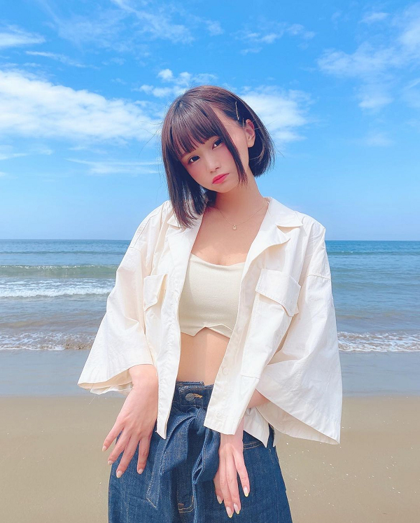 Trên thực tế, với lợi thế về nhan sắc quá nóng bỏng thế này, dường như các fan hâm mộ của nữ game thủ không quá quan tâm đến thành tích cũng như khả năng chơi các game khác của Minore Mon.