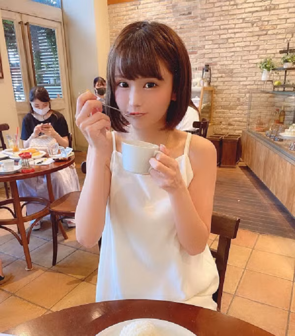 Với khả năng chơi game điêu luyện của mình, Minore Mon trở thành nhà vô địch thế giới với tựa game Mario Racing - một sản phẩm trên Nintendo Wii và lập kỷ lục với số điểm trực tuyến cao nhất trong lịch sử của tựa game này.