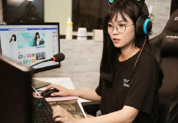 Misthy tên thật là Lê Thy Ngọc, là thần tượng trong mộng của nhiều game thủ Việt Nam. Cô nàng nổi tiếng là cá tính, vui vẻ, nói chuyện có duyên và chăm tương tác dù kỹ năng chơi game Liên Minh Huyền Thoại hay PUBG không quá nổi bật.