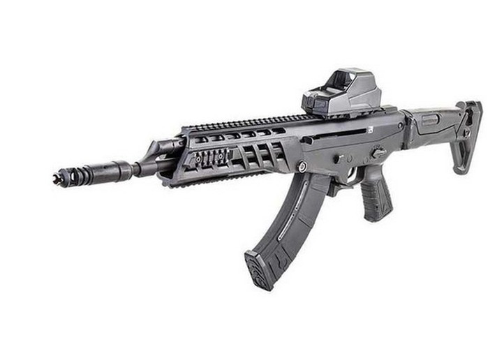 Với súng trường AK Alpha, nút chọn chế độ bắn và khóa an toàn thiết kế kiểu súng trường tấn công AR-15, giúp xạ thủ dễ dàng điều chỉnh.