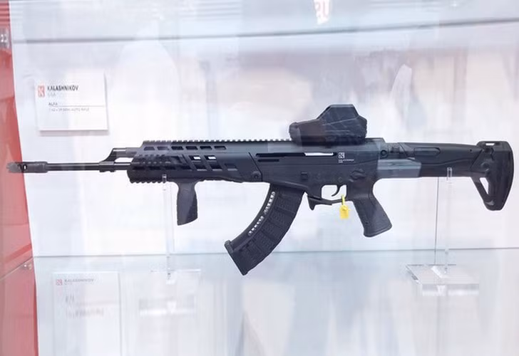 Súng AK Alpha là sự nâng cấp sâu rộng trên nền tảng vũ khí Nga theo phong cách Mỹ.