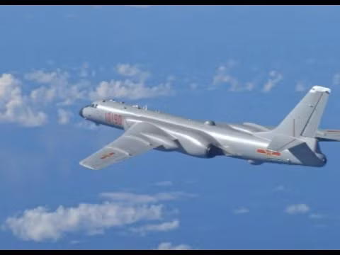 Hải quân Trung Quốc sở hữu các biến thể khác nhau của H-6 bao gồm: H-6G, H-6M, H-6N và H-6J và H-6K.