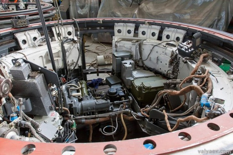 Đây là cơ sở luôn phục vụ sửa chữa, bảo dưỡng các xe tăng Nga từ loại T-72 đến T-80.