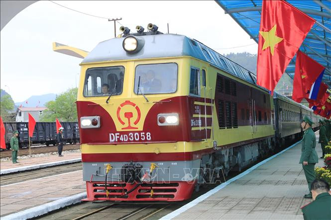 Đoàn tàu bọc thép sơn màu xanh và vàng để thực hiện hành trình di chuyển dài hơn 4.023 km Việt Nam qua ngả Trung Quốc về Triều Tiên. Ảnh:TTXVN.