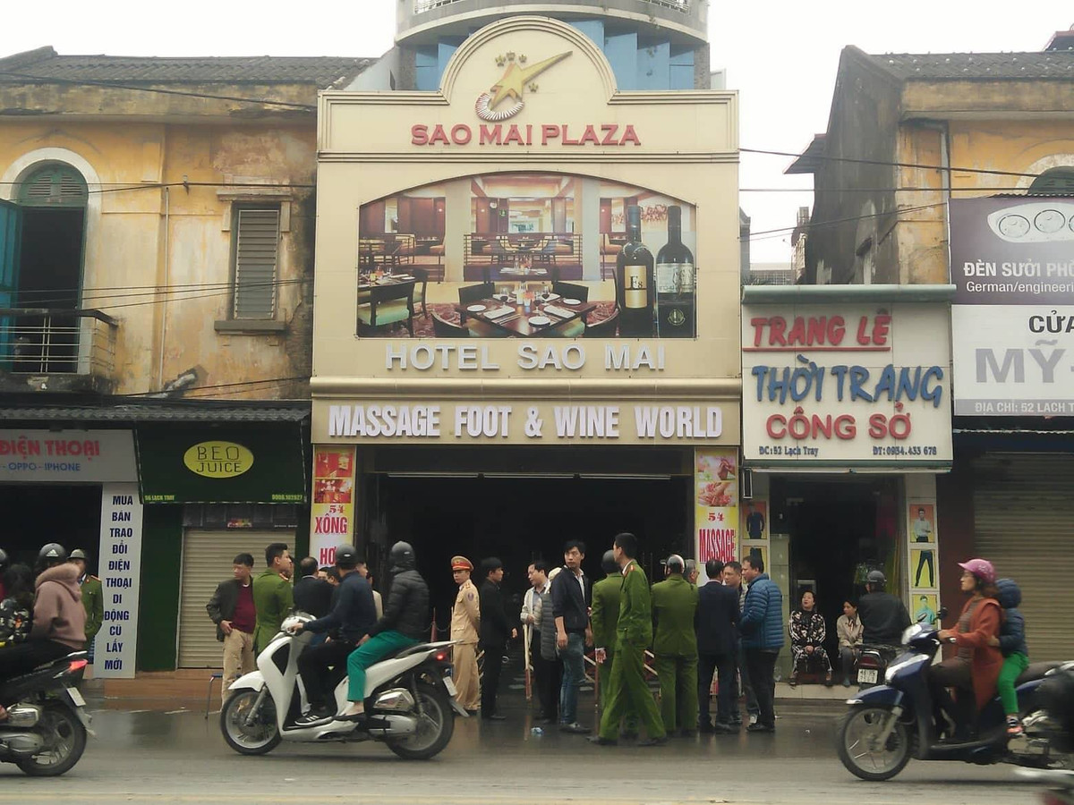 Vi sao nu nhan vien tu vong trong vu chay khach san Sao Mai?-Hinh-4