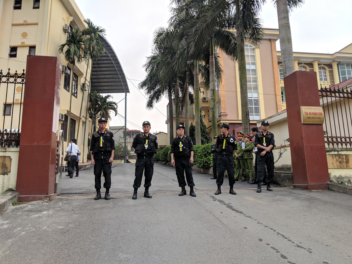 Phúc thẩm vụ đánh bạc nghìn tỷ: Các “ông trùm” vắng mặt Phuc tham vu danh bac nghin ty: Cac “ong trum” vang mat