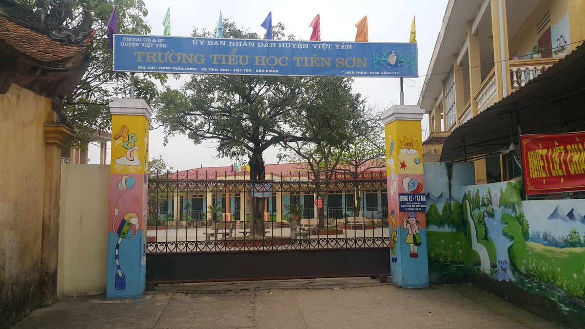 Thay giao bi to dam o hang loat hoc sinh: Nguoi dan buc xuc vay danh