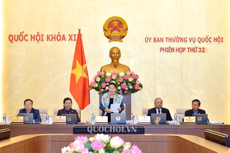 Thong qua Nghi quyet quy dinh chuc vu, chuc danh Trung tuong, Thieu tuong