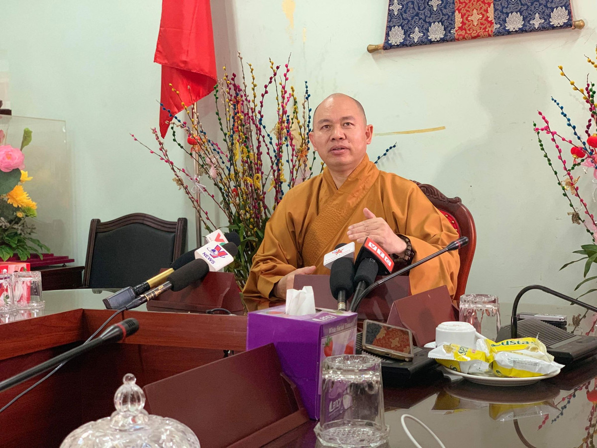 Thuong toa Thich Duc Thien: Khong the chap nhan viec thinh vong o chua Ba Vang-Hinh-2