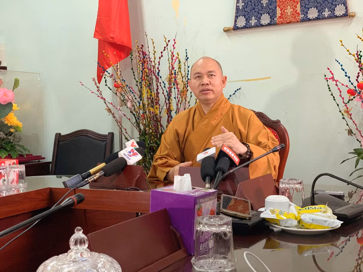 Thuong toa Thich Duc Thien: Khong the chap nhan viec thinh vong o chua Ba Vang-Hinh-2