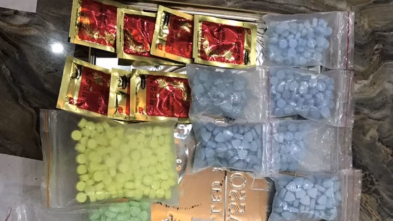 Hung Yen: Pha duong day chuyen cap ma tuy tong hop cho cac quan karaoke