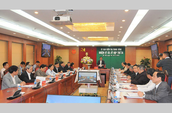 Hang loat can bo huyen Ba Vi vi pham nghiem trong, den muc ky luat