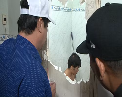 Cong an no sung khong che doi tuong giet nguoi co thu