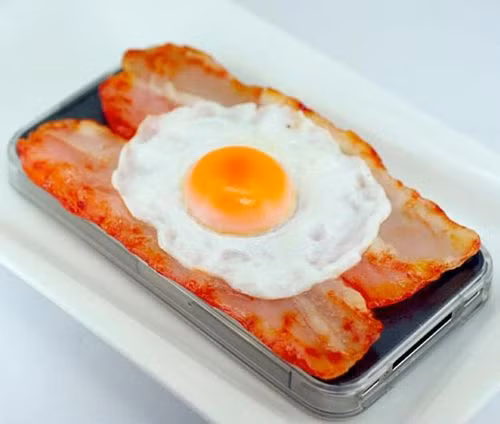 Còn đây là thịt rán và trứng ốp lếp.