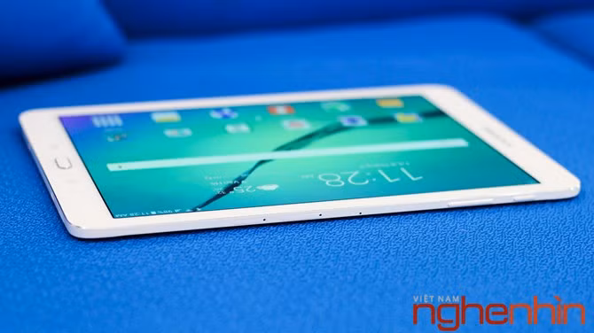 Ngày 7/9, Samsung đã chính thức giới thiệu tới thị trường Việt mẫu Galaxy Tab S2 với 2 phiên bản 8 và 9,7 inch.