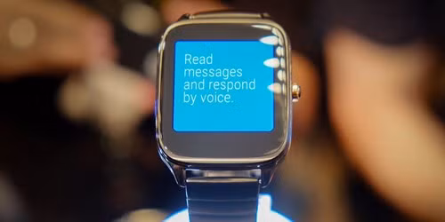 Đương nhiên, sau thông báo mới nhất từ Google cách đây vài ngày, người dùng hoàn toàn có thể dùng Zenwatch 2 với iPhone.