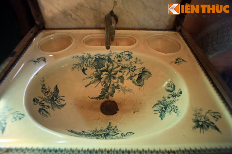 Các hiện vật này minh chứng cho thú chơi đồ cổ lẫy lừng "lục tỉnh" của gia đình họ Dương đất Bình Thuỷ.