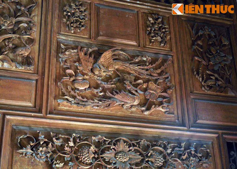 Đây là những kiệt tác chạm khắc gỗ được thực hiện bằng bàn tay của các nghệ nhân xuất sắc nhất Đông Dương thời đó.