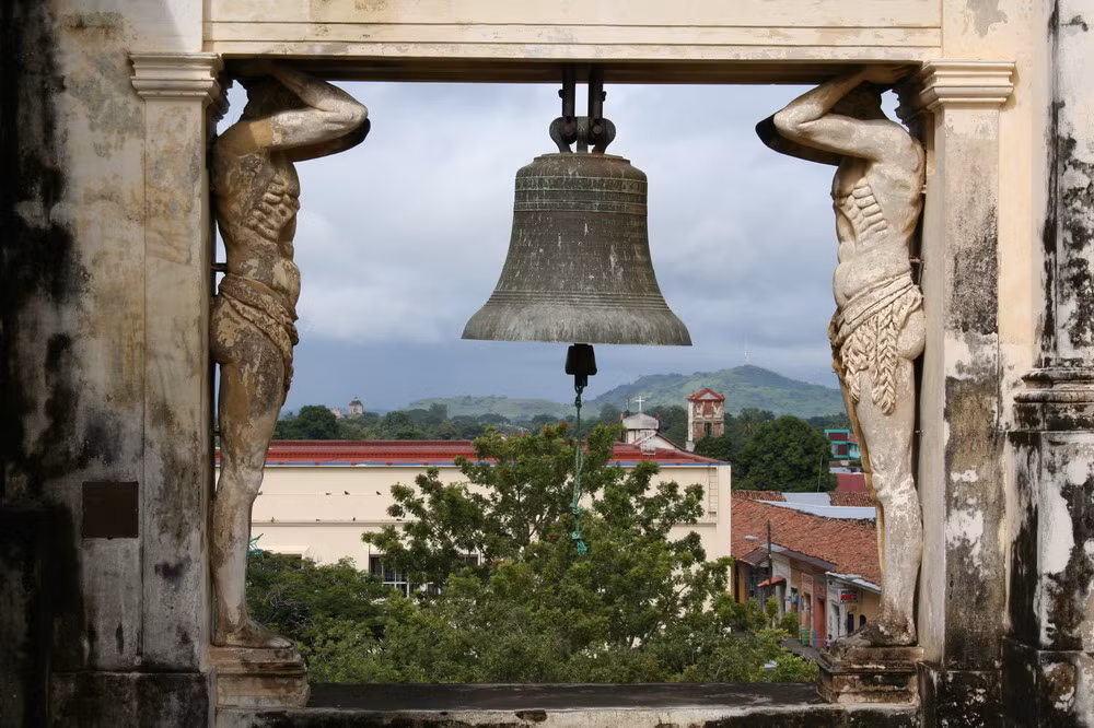 Do được xây dựng rất vững chắc, nhà thờ đã tồn tại qua nhiều biến cố lớn như vụ phun trào của núi lửa Black Hill và các cuộc chiến tranh trong thế kỷ 20.