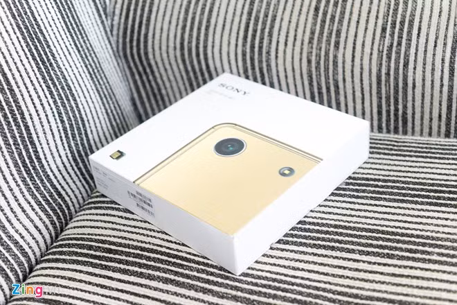 Sau khi được giới thiệu, Sony Xperia M5 sẽ lên kệ tại Việt Nam đầu tháng 9. Đây là sản phẩm có giá và cấu hình cận dòng cao cấp. Máy trang bị chip mạnh nhất của MediaTek.