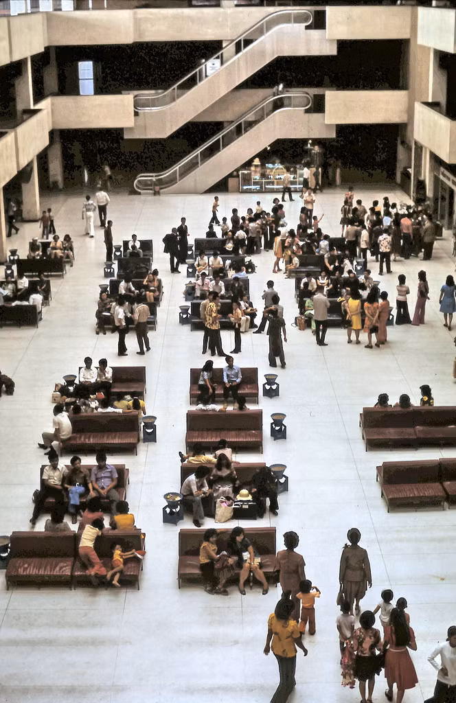 Bên trong sân bay Don Muang.