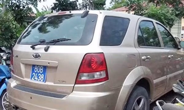 Dung xe bien xanh 80B... tuyen phu nu cho dai gia nuoc ngoai