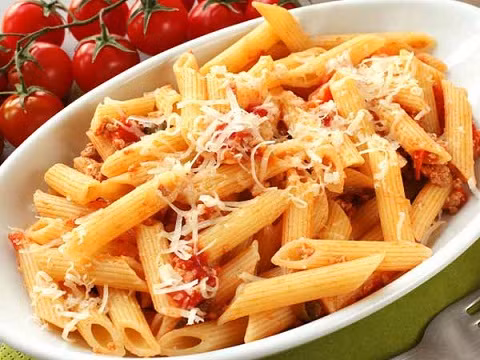 7. Thực phẩm có màu trắng. Những đồ ăn như bánh mỳ, đường và mỳ ống chứa nhiều carbohydrate làm tăng lượng đường trong máu. Lượng đường cao là một trong những nguyên nhân gây ra chứng mất trí nhớ.