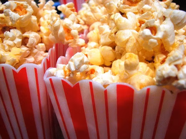 Theo nghiên cứu, diacetyl là loại chất hóa học gây nên mất trí nhớ và ảnh hưởng tới phổi. Nó có thể thâm nhập vào hàng rào máu não (hệ thống phòng thủ não bộ) và tạo điều kiện cho các chất gây hại đi vào dễ dàng hơn.