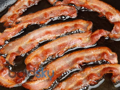 4. Thịt. Một số loại thịt như thịt xông khói có chứa nitrosamine-chất hóa học kích thích gan sản sinh ra nhiều loại chất béo gây tổn thương não bộ.