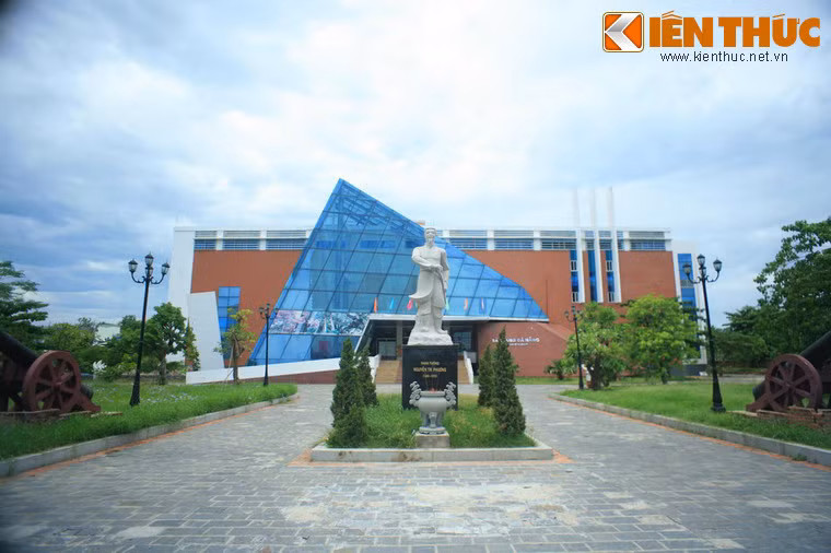 Gần đây, tường thành Điện Hải được trùng tu, gia cố, phục hồi lại gần với nguyên trạng. Một tượng đài uy nghi của Tướng quân Nguyễn Tri Phương đã được dựng tại đây, để ghi nhớ một giai đoạn lịch sử hào hùng của thành phố. Khu trung tâm của thành là nơi đặt Bảo tàng Thành phố Đà Nẵng.