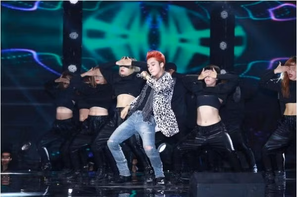 Vi sao Son Tung M-TP ngay cang ngong cuong?