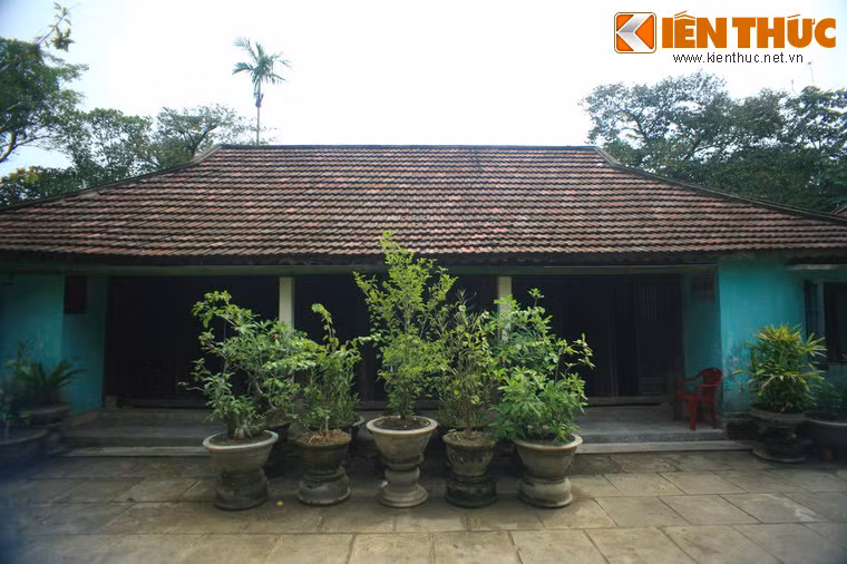 Làng cổ Phước Tích huyện Phong Điền, tỉnh Thừa - Thiên Huế là nơi đang bảo tồn hàng chục ngôi nhà rường cổ xứ Huế thuộc loại đặc biệt quý hiếm của Việt Nam. Trong số đó, ngôi nhà rường cổ của nhà họ Lê (hiện do ông Lê Trọng Sâm quản lý) là một công trình khá đặc biệt.