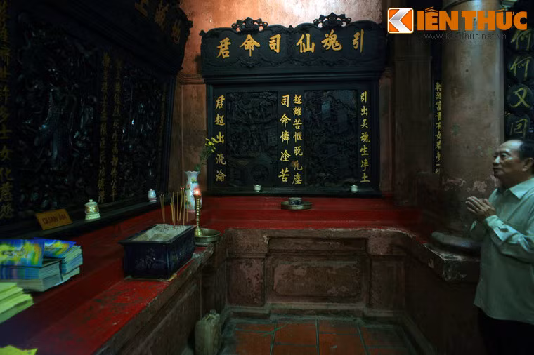 Hàng ngày du khách trong và ngoài nước đến điện Ngọc Hoàng chiêm bái, tham quan chùa rất đông. Lễ hội lớn nhất ở nơi đây là lễ Vía Ngọc Hoàng diễn ra ngày 9 tháng Giêng (âm lịch) hàng năm.