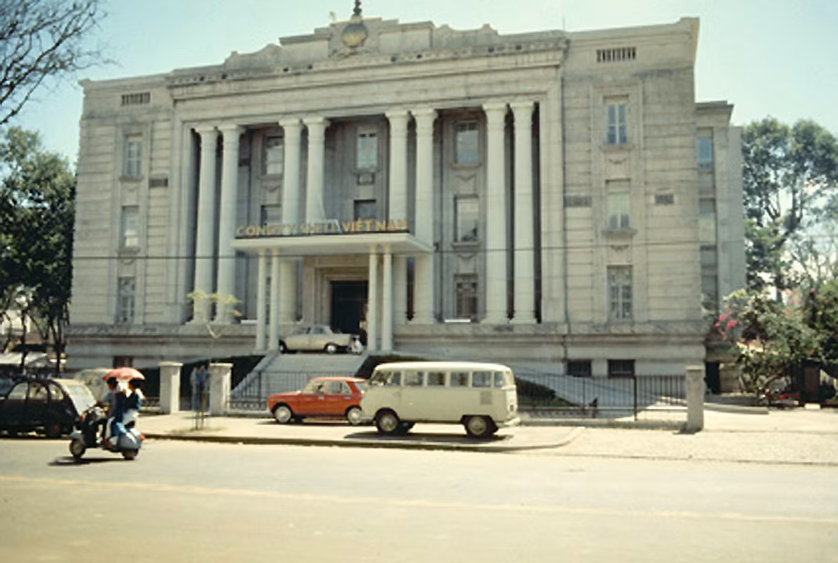 Trụ sở công ty xăng dầu Shell Việt Nam ở Sài Gòn trên đại lộ Thống Nhất (đường Lê Duẩn) ngày nay.