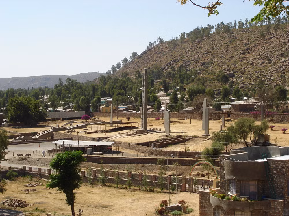 Được tái khám phá trong giai đoạn thực dân châu Âu xâm chiếm châu Phi, Aksum trở thành một hình mẫu đi đầu trong trí tưởng tượng của các nước phương Tây về một châu Phi huyền bí.